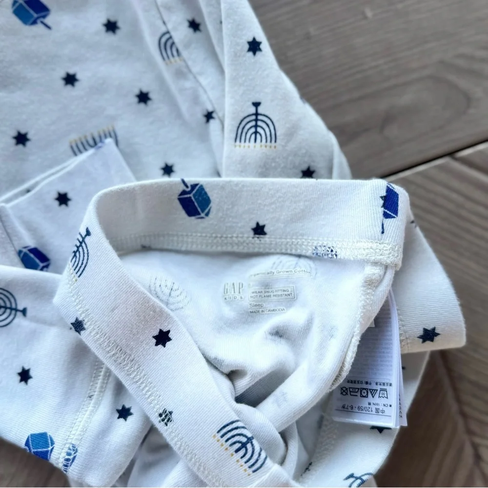 Gap l Hanukkah Themed Pajama Set l Size: 6